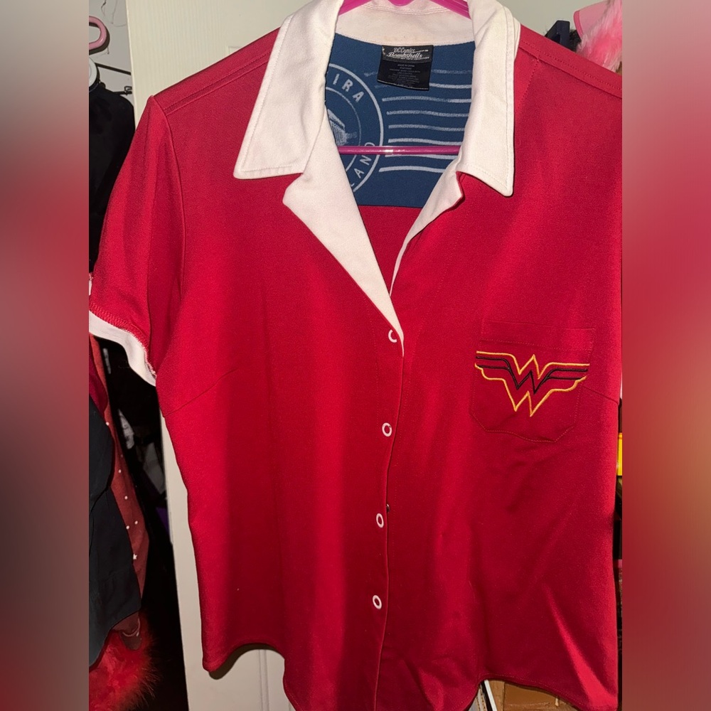Hot Topic x DC Bombshells - Red and White Wonder Woman Crop Top - Sz XL